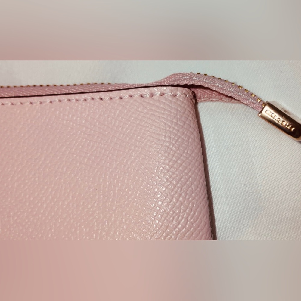 Coach Rose/Pink Leather Wristlet with Gold Chain Strap NWOT - Picture 3 of 10